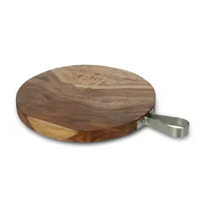 لوح تقديم وتقطيع بعلاقه معدن، دائرى مقاس 30سم سمك 3 سم، خشب طبيعى - خشبى 